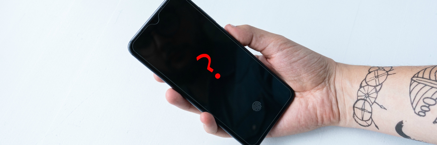 Co może być przyczyną czarnego ekranu w telefonie?